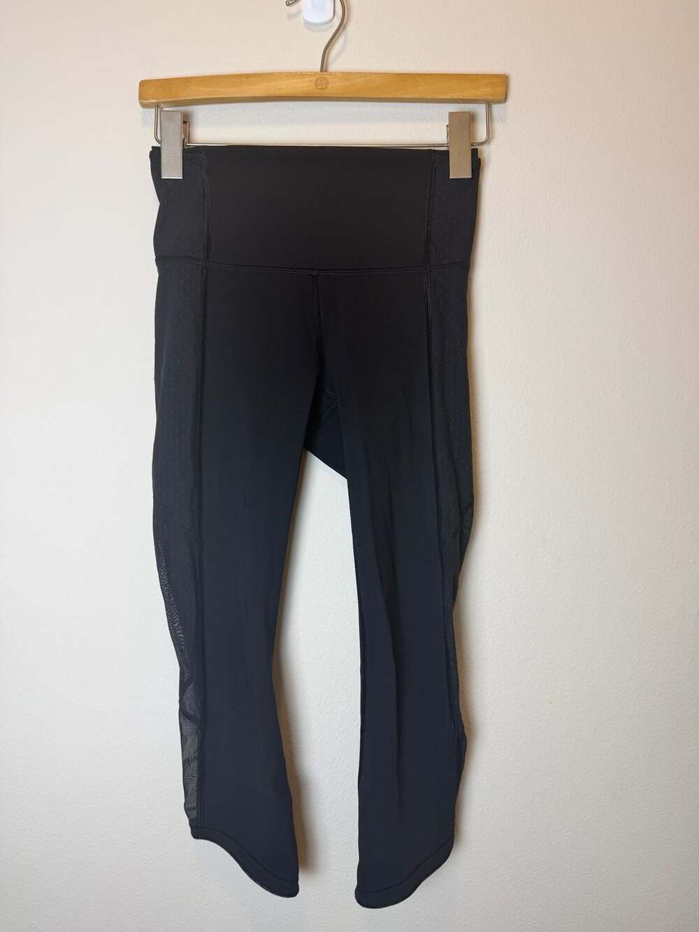 Lululemon Leggings Size 4 Black Mesh